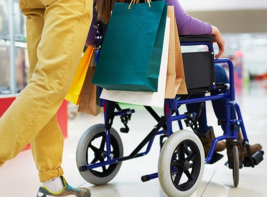 Discapacidad y barreras en los comercios: cuando comprar no es tan sencillo.